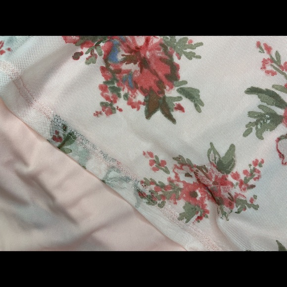 Sheer floral top - Picture 7 of 7